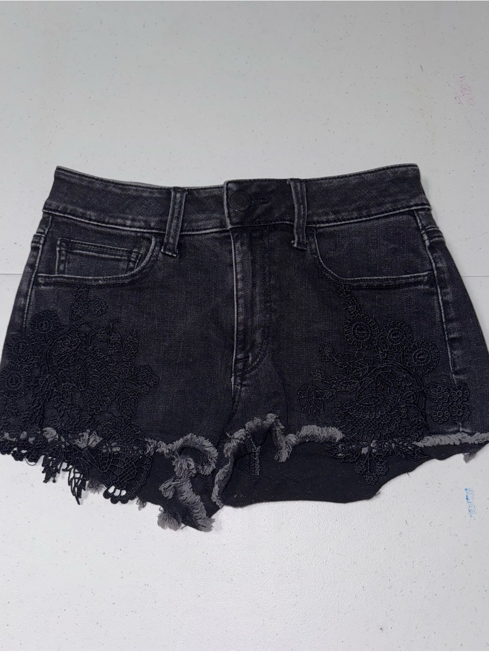 America Eagle Super Super Stretch X Black Lace-Trim Denim Shorts Size 4